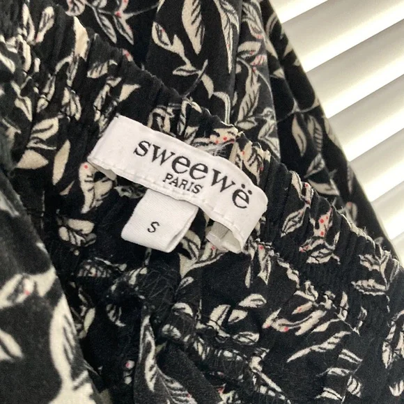 Floral patterned polyester pants with drawstring - Picture 2 of 3